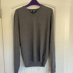 Brooks Brothers Saxxon 100% wool V-neck sweater